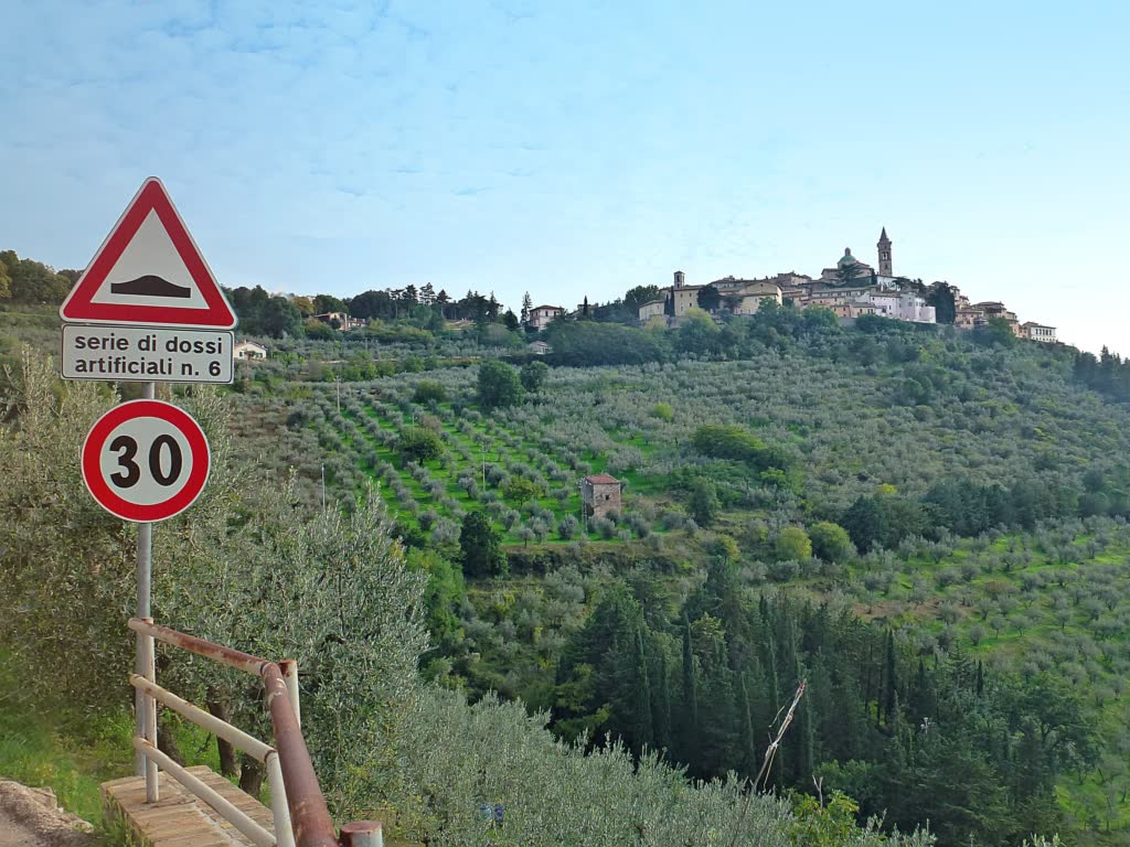 5 Borghi da vedere in Umbria viaggio nella Terra del Sagrantino, umbria, montefalco, umbria tourism, italia, centro italia, sagrantino, vino sagrantino, visit umbria, spello, assisi, trevi, bevagna