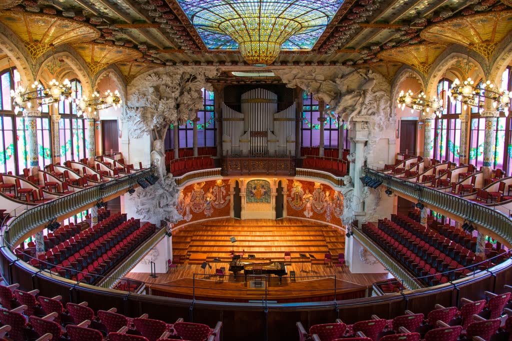 3 giorni a Barcellona tappe imperdibili e tappe insolite, barcellona, barcelona, casa battlò, sagrada familia, casa milà, casa vicens, barrio gotico, montjuc, bunker del carmel, arc de triomp, spagna, cosa vedere a barcellona, come spostarsi a barcellona, room mate anna, passei de gracia