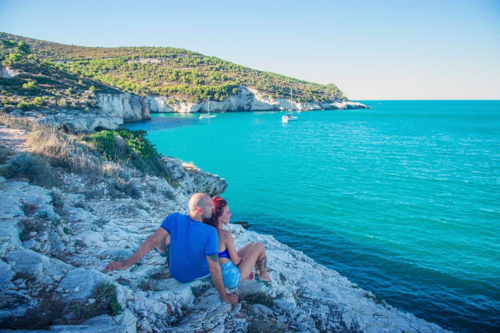 le 15 spiagge più belle del Gargano alla scoperta di baie e calette; le spiagge più belle del gargano; gargano; puglia; baia delle zagare; spiaggia di vignanotica; baia zaiana; baia san felice; architiello san felice; spiaggia dei cento scalini o delle tufare; spiaggia di calenella; baia di manaccora; spiaggia del pizzomunno; vieste; spiaggia di molinella; spiaggia di mattinatella;