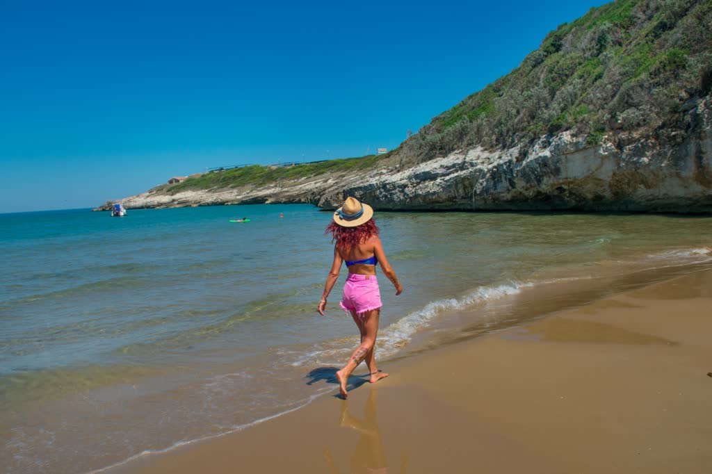 le 15 spiagge più belle del Gargano alla scoperta di baie e calette; le spiagge più belle del gargano; gargano; puglia; baia delle zagare; spiaggia di vignanotica; baia zaiana; baia san felice; architiello san felice; spiaggia dei cento scalini o delle tufare; spiaggia di calenella; baia di manaccora; spiaggia del pizzomunno; vieste; spiaggia di molinella; spiaggia di mattinatella;