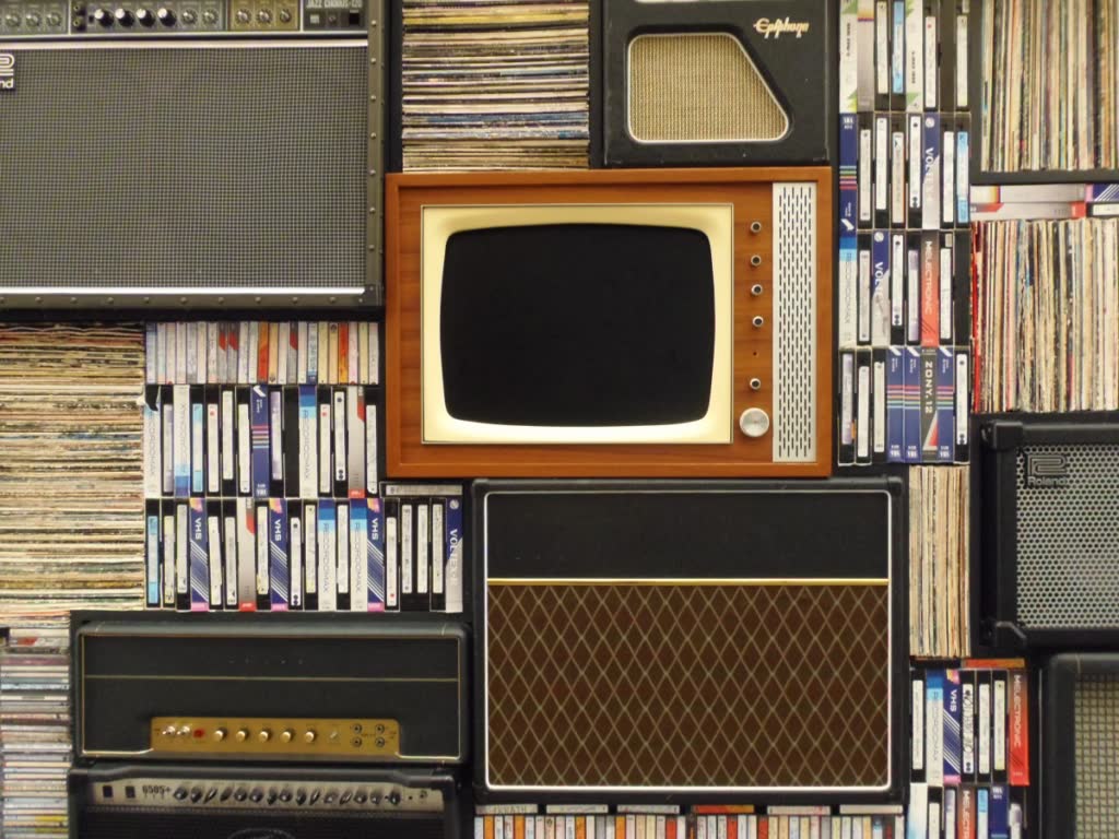 Le 10 Migliori Canzoni Internazionali degli anni 90, anni 90, musica anni 90, band musicali, musica internazionale, playlist, classifiche musicali